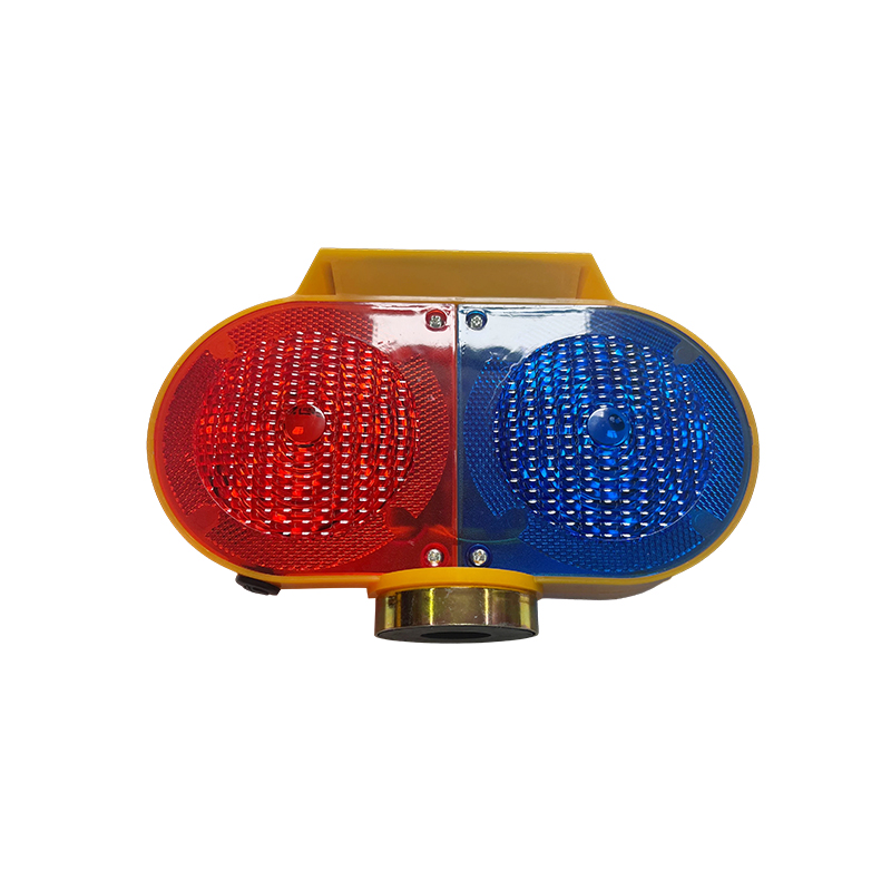 How does the self-contained design of the Solar Eagle Eye Light facilitate rapid deployment for temporary traffic control and emergency construction zones?